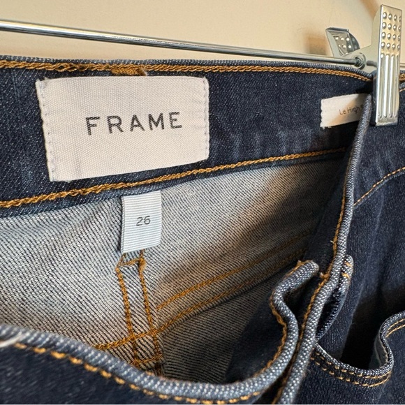 Frame High Rise Le High Skinny Jeans in a Dark Wash size 26 - Stretchy - Picture 3 of 10